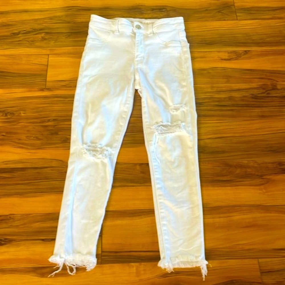 LN American Eagle WhiteHigh Rise Jeggings Crop with distress marks Size 2 Short